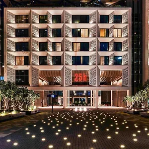 5* Otel 25hours One