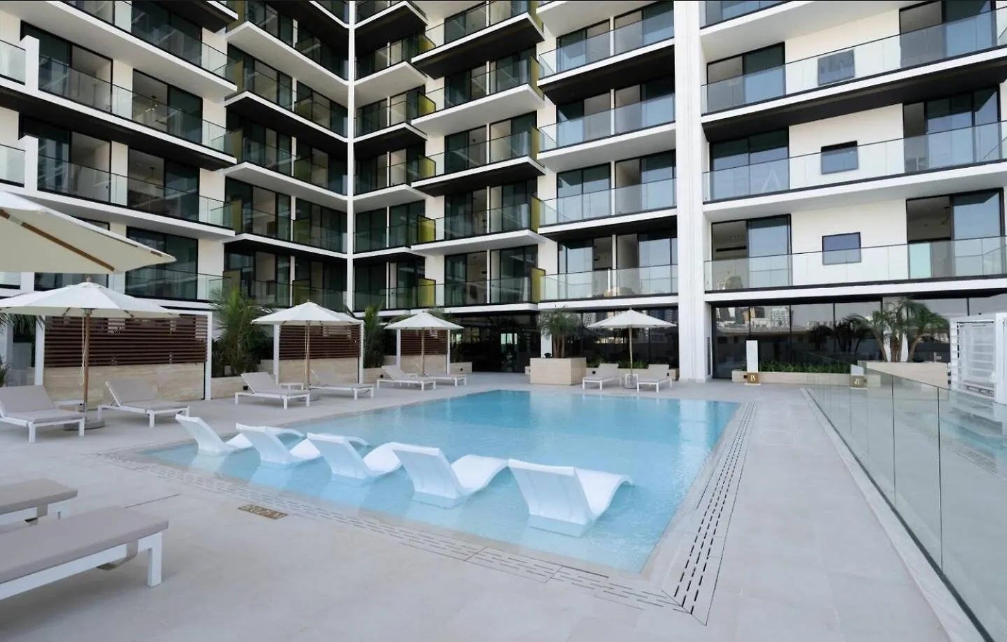 Stylish 1Br In Jvc Balcony, Pool & Free Parking Apartment Dubai