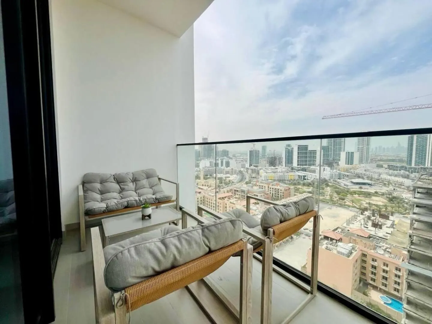 Stylish 1Br In Jvc Balcony, Pool & Free Parking Apartment Dubai
